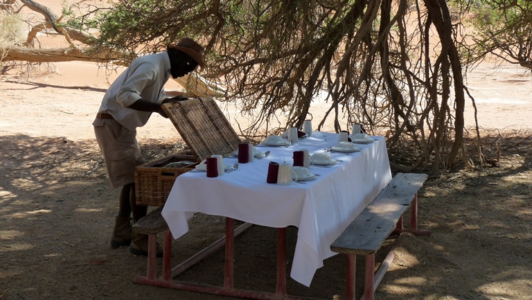 Breakfast im Sossusvlei